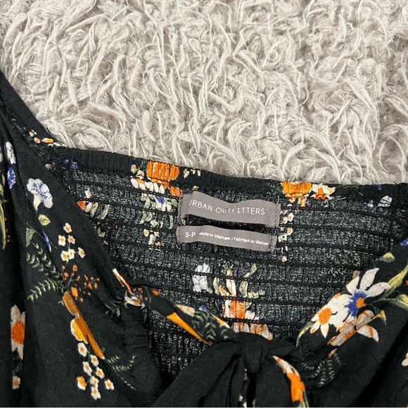 Urban Outfitters Top - Picture 2 of 2